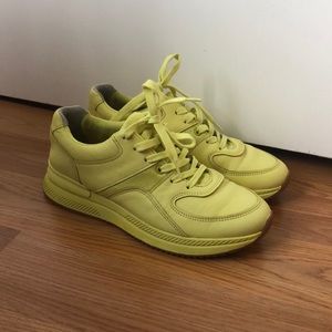 Everlane - neon green tread sneaker size 9.5